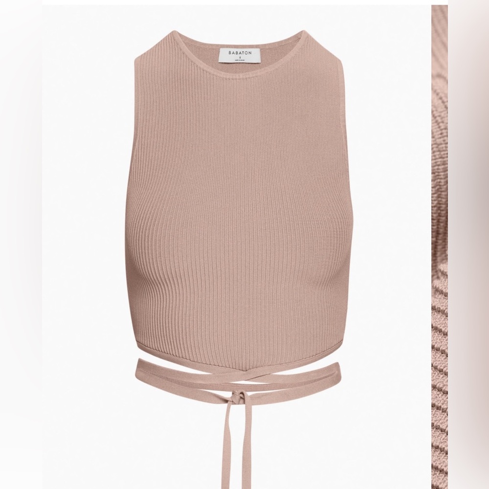 Aritzia- Babaton
BAKER SCULPT KNIT TANK
Color: KASHA TAUPE
Size: M